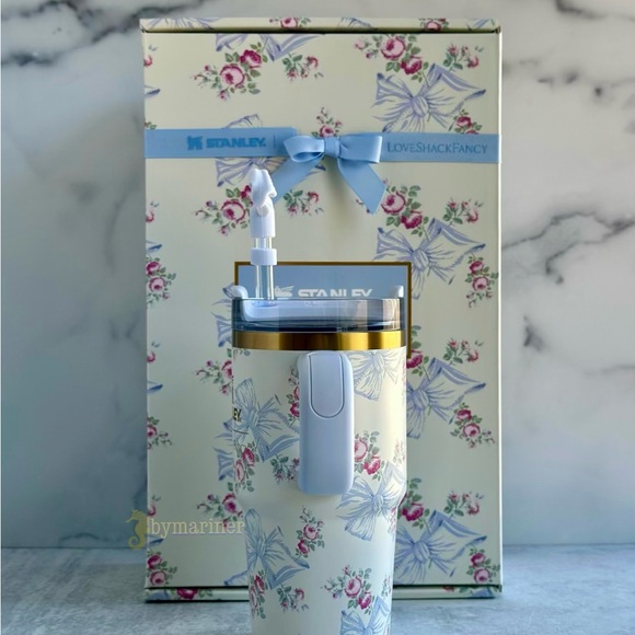 Stanley Loveshackfancy Rosa Beaux Blue The Quencher H2.0 Flowstate Tumbler 20 oz - Picture 5 of 10